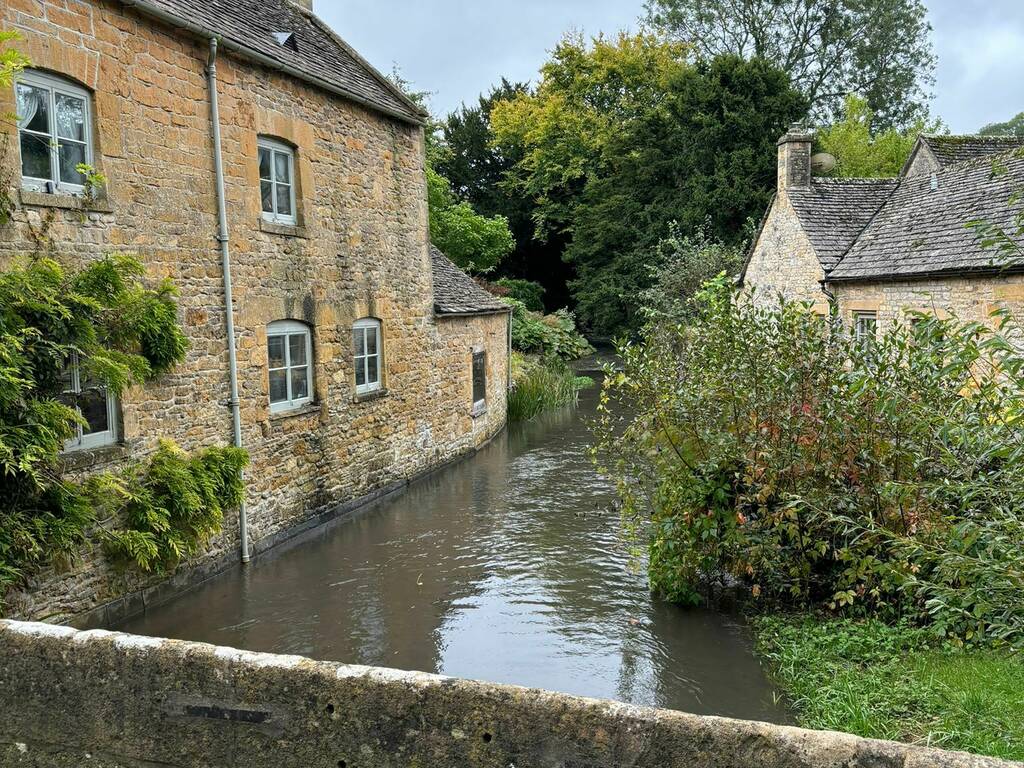 A picture of a river in a Cotswold village