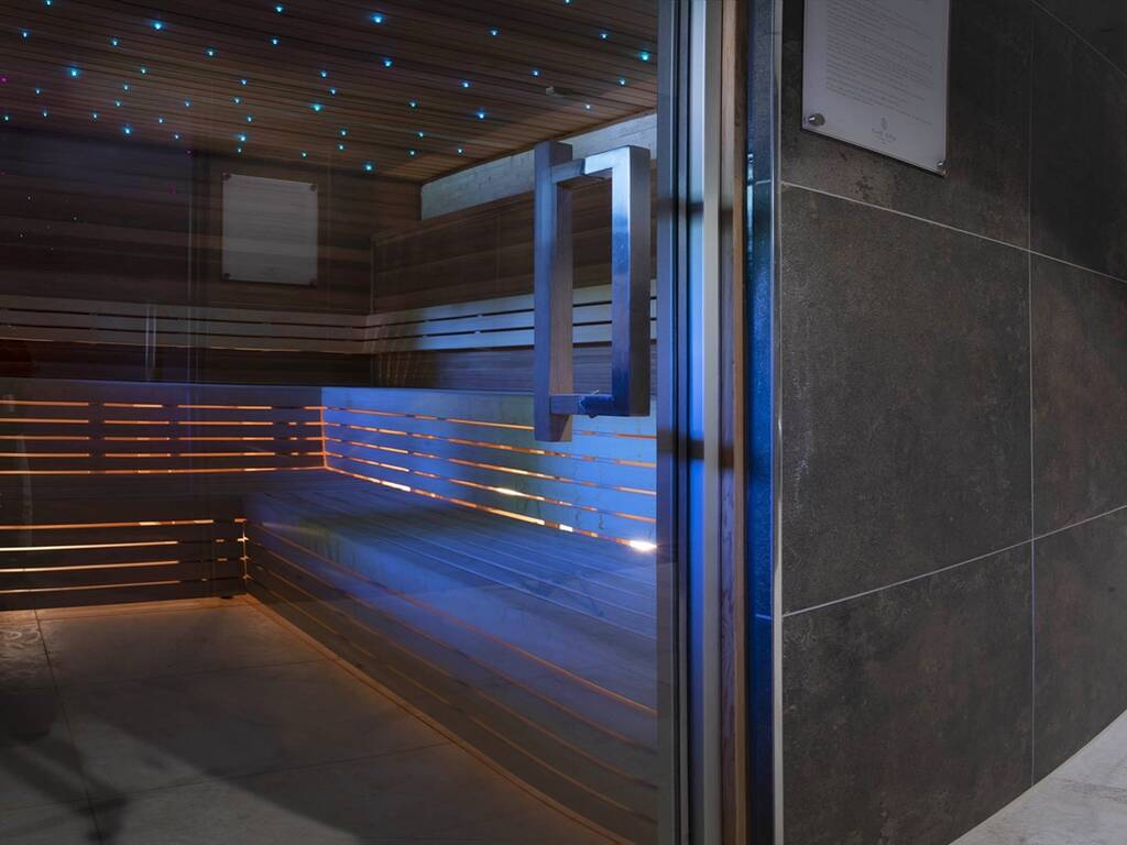 The spa sauna from the outside