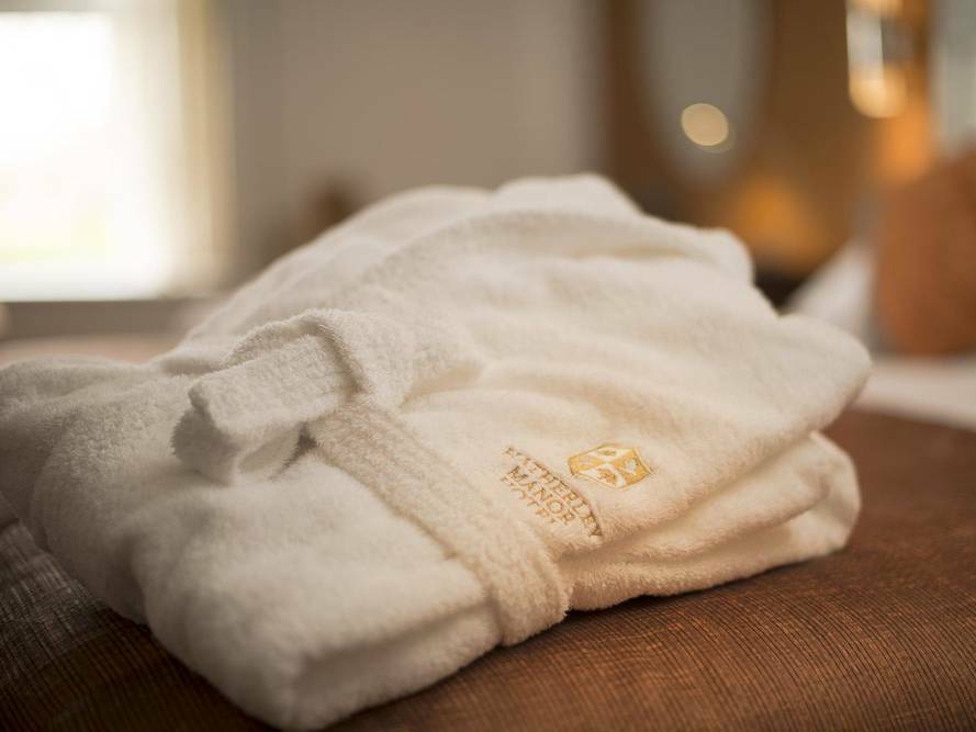 picture of a hotel bathrobe