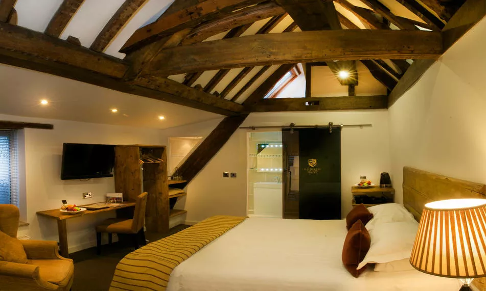 Beams-Bedroom-226_d5da2262dcd3edd5d72f8595cfae755b_3be24b19c7690a132532fb87200cd527