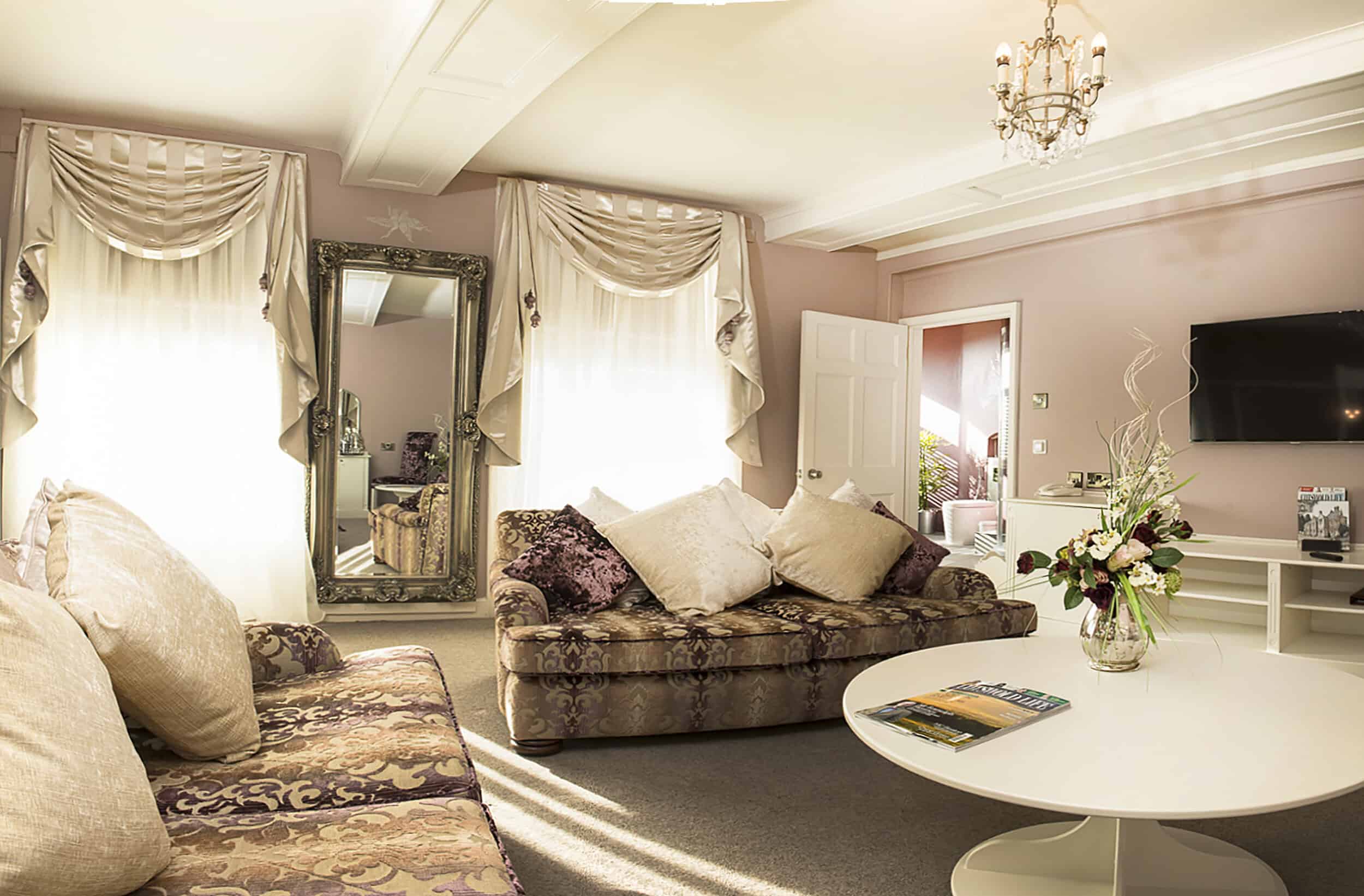 Deluxe Bedroom 232 6