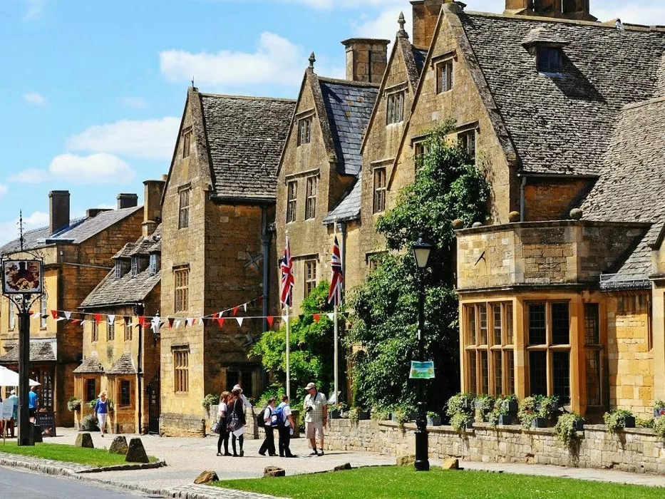 a-a-holmes-broadway-cotswolds-4-1500x700_d80812105b5a63d815de07eafd8fb567